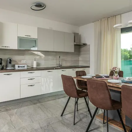 Stunning In With Kitchen