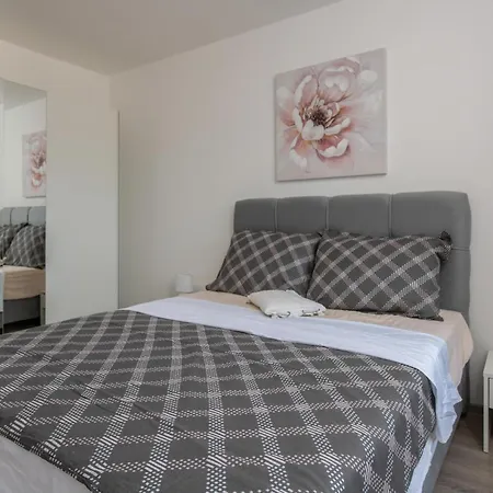 Ferienhaus Stunning In With Kitchen Labin (Istria)