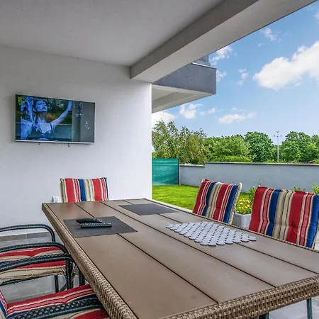 Stunning In With Kitchen Vakantiehuis *