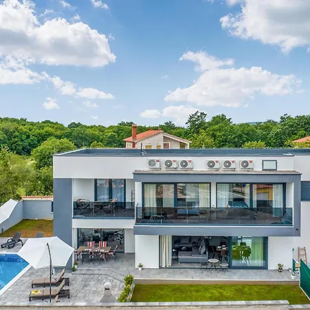 Ferienhaus Stunning In With Kitchen *